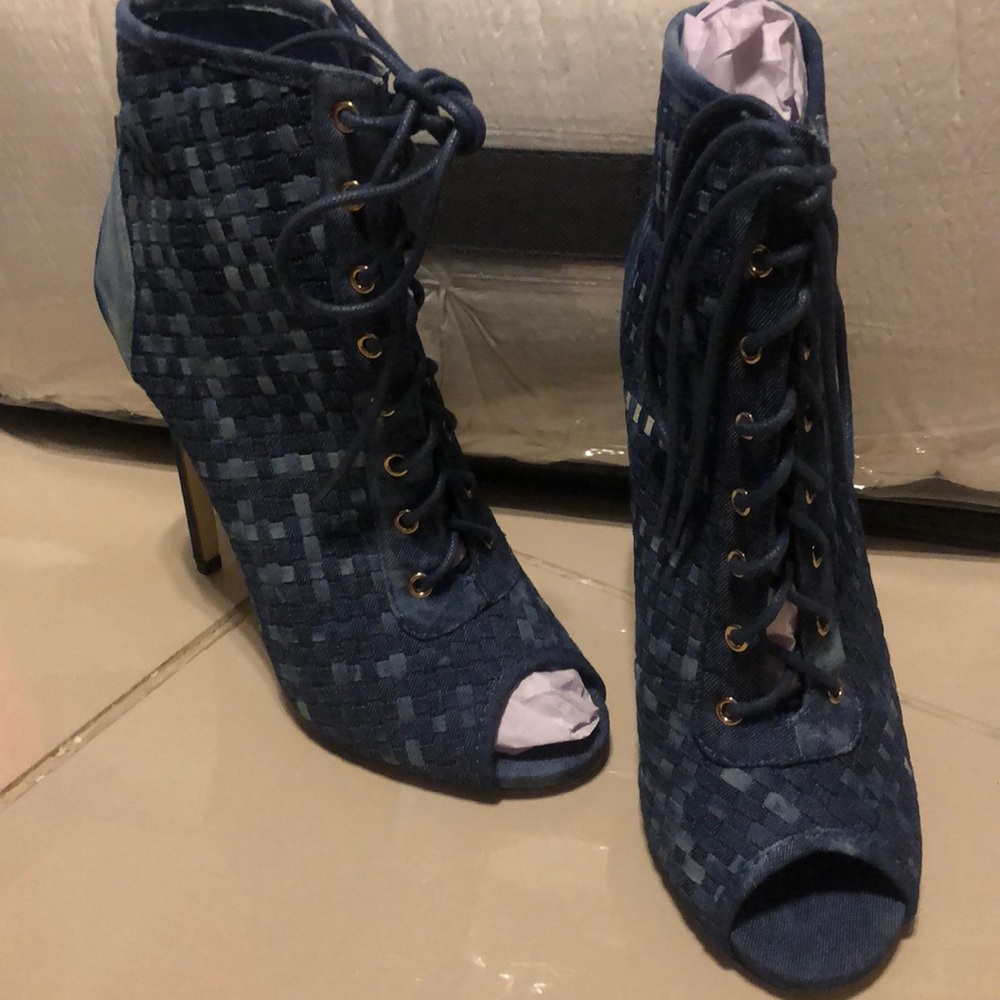 Denim lace up heels👜
